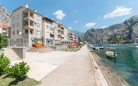 Modern New Flat Next To River Cetina